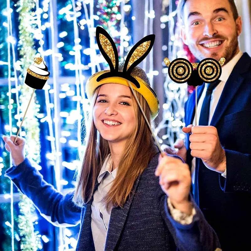 Accessoires Festifs Noirs et Dorés Elégant