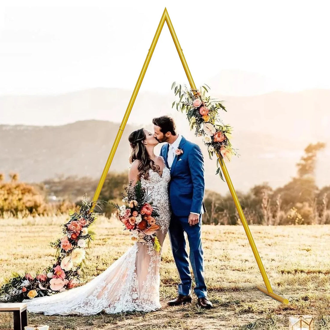 Arche Mariage Triangle Doré en Métal moderne
