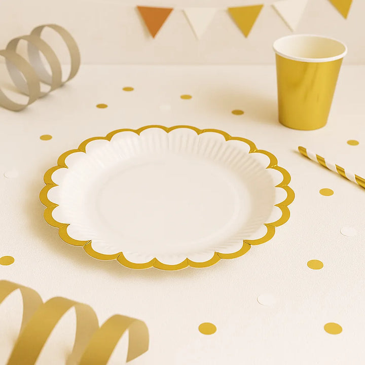 Assiette Blanche en Papier Dentelle Dorée Chic