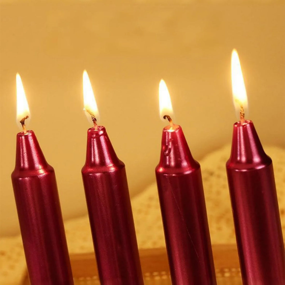 Bougies Décoratives Rouges Métallisées sophistiquées