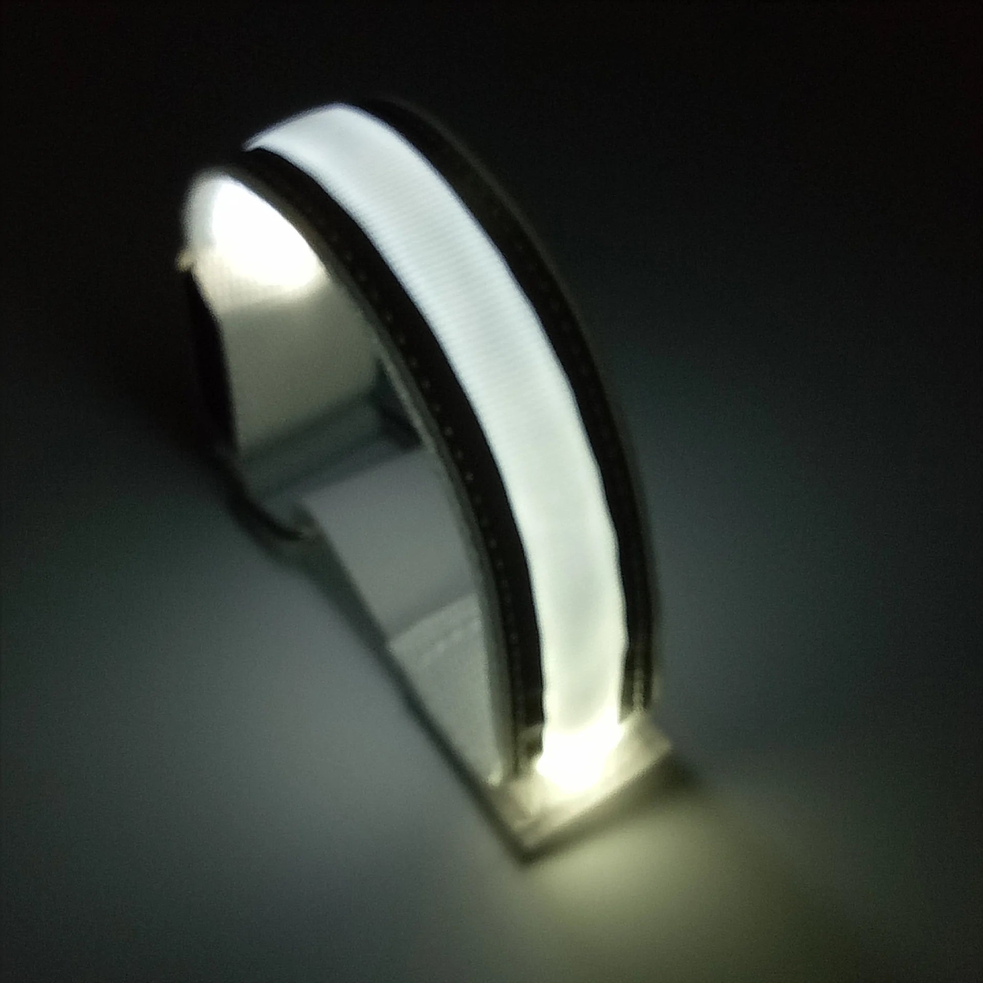 Bracelet Blanc Festif Réfléchissant moderne