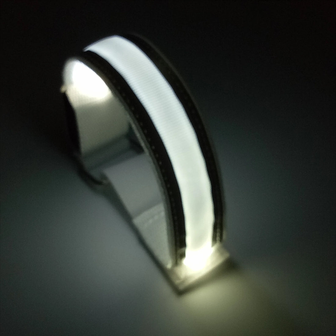 Bracelet Blanc Festif Réfléchissant moderne
