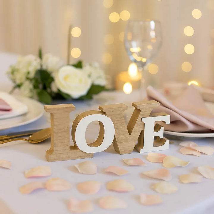 Centre de Table LOVE en Bois