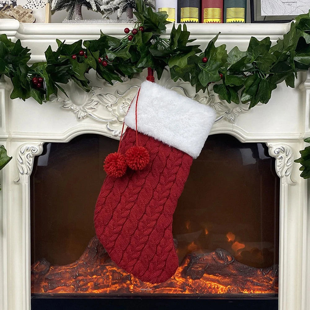 Chaussette Noël Rouge Tricotée à Pompons