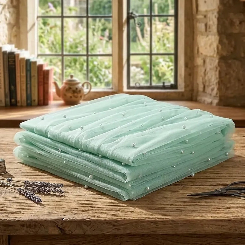 Chemin de Table Bleu-Vert en Tulle Perlé Minimaliste