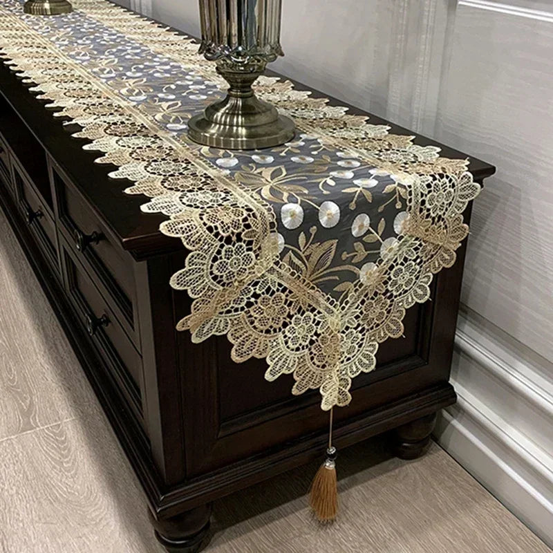 Chemin de Table Noël Brodé Elégant