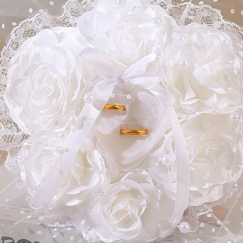 Coussin de Roses Blanches pour Alliances Chic