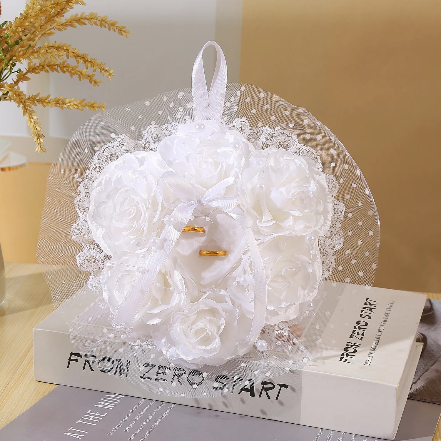 Coussin de Roses Blanches pour Alliances Unique