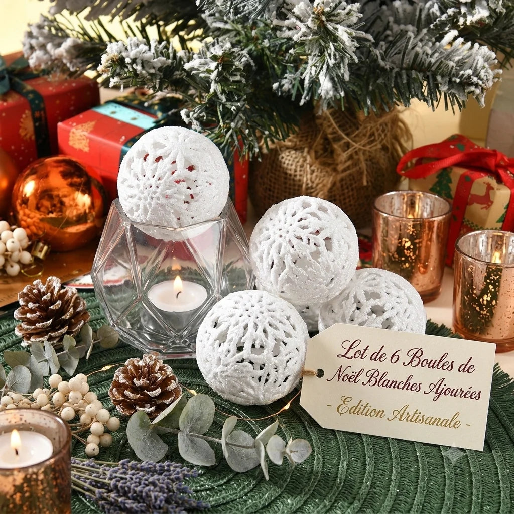 Boules de Noël Blanches Ajourées