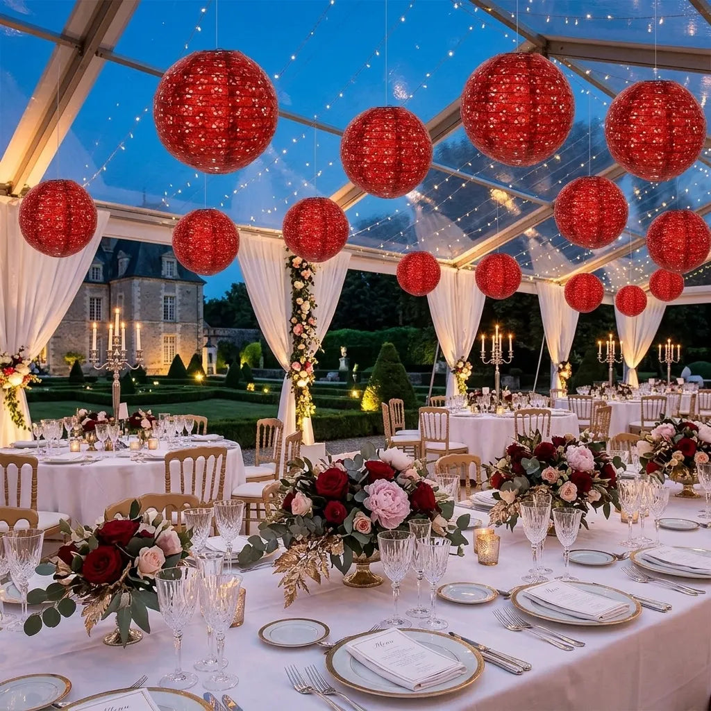 Lampion Rouge à Motifs Fleurs Ajourés Minimaliste