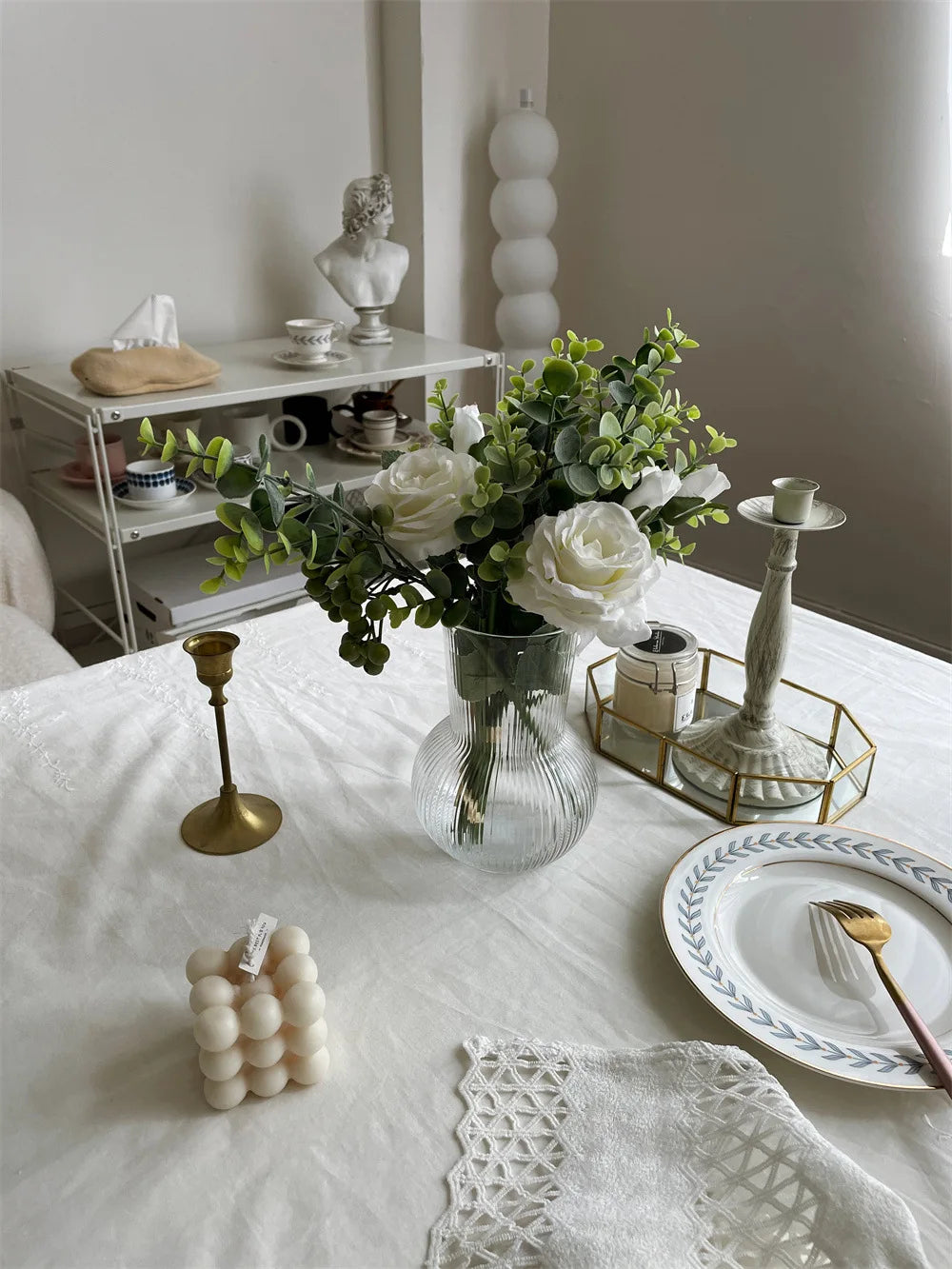 Nappe de Table Blanche Brodée Raffinée