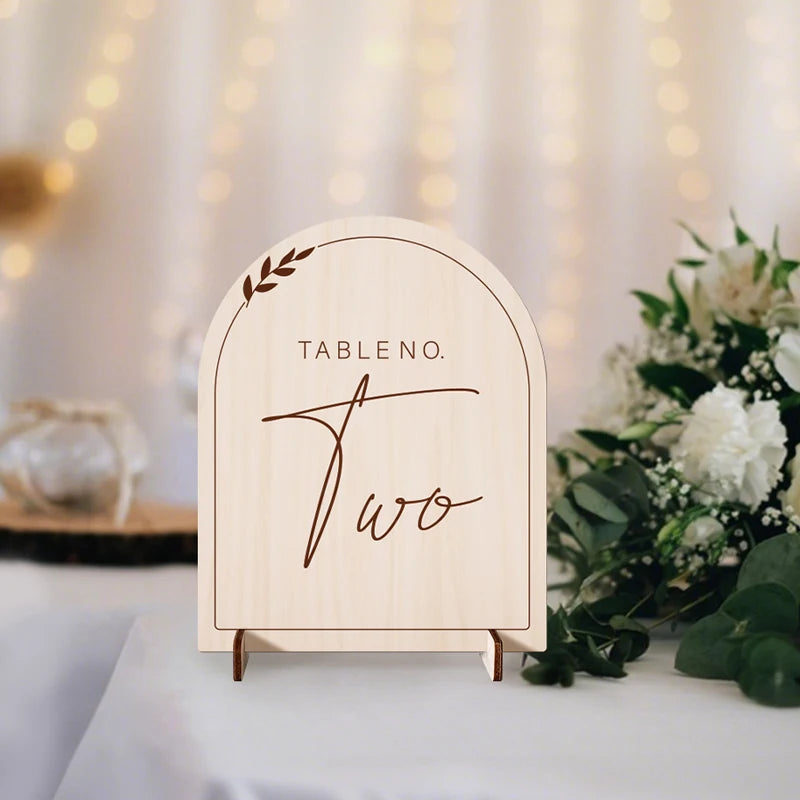 Numéro de Table Arc en Bois Chaleureux