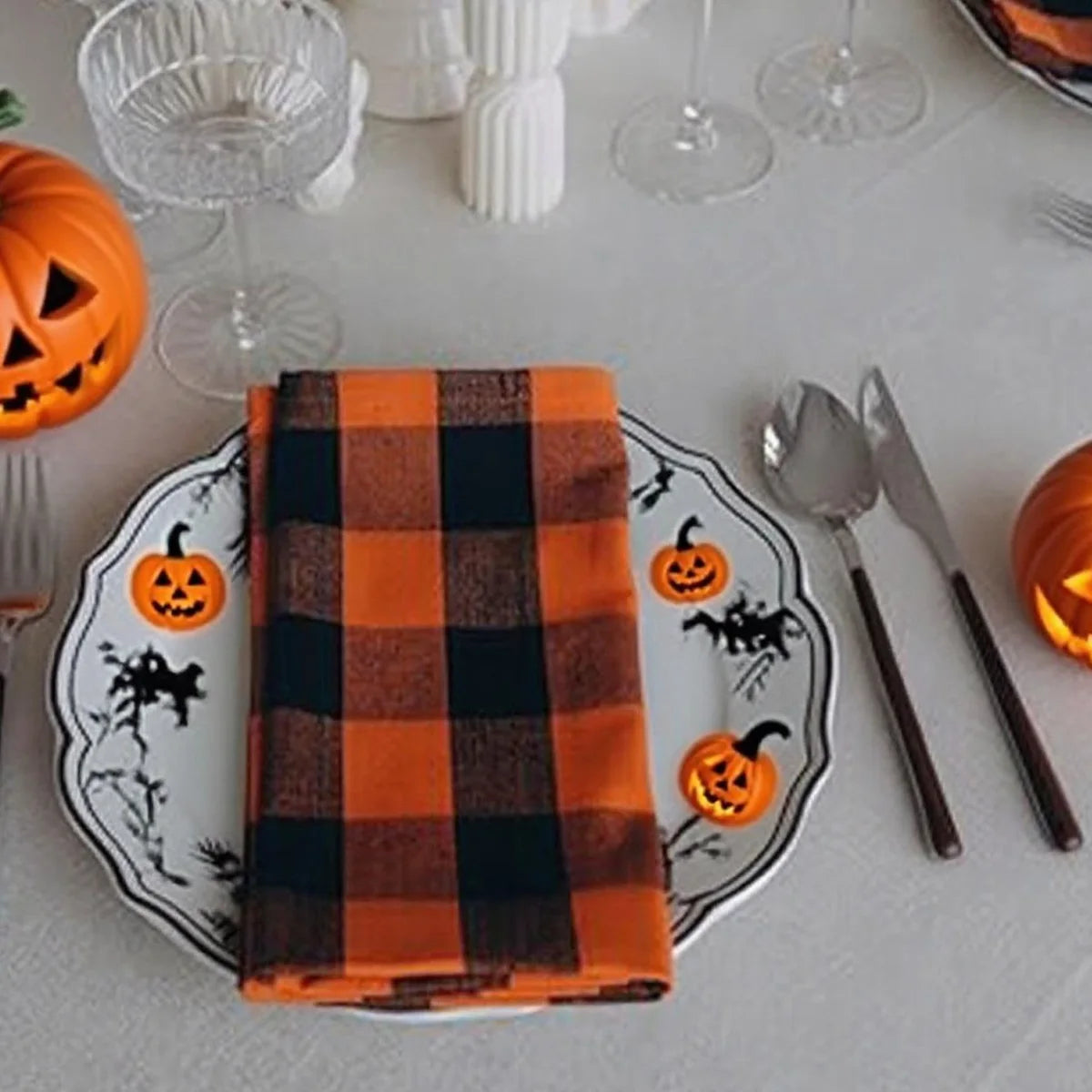 Serviette Carreaux Noir et Orange en Tissu