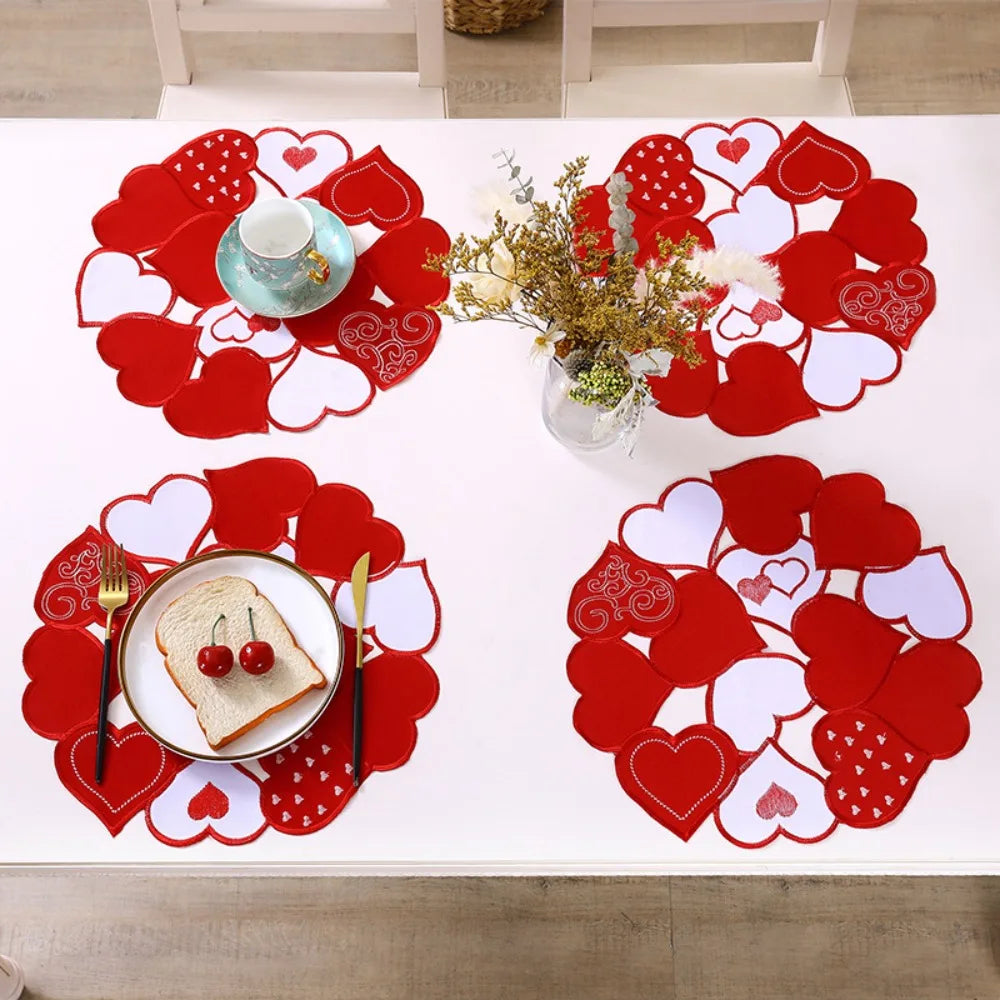 Set de Table Brodé Cœurs Chic