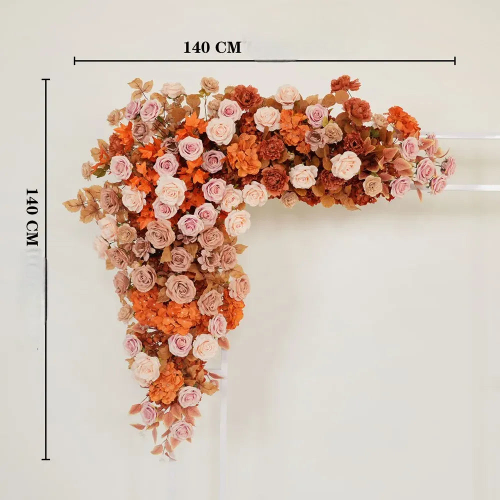 arrangement floral orange pour arche mariage unique