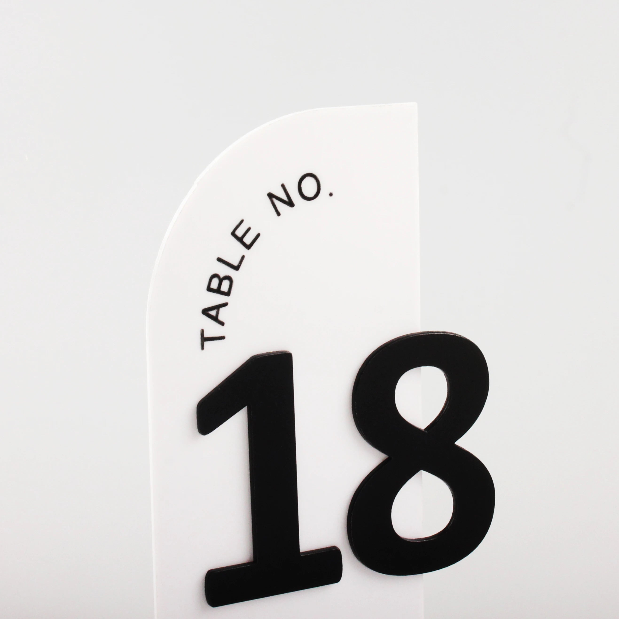 numéro de table demi-arc noir et blanc unique