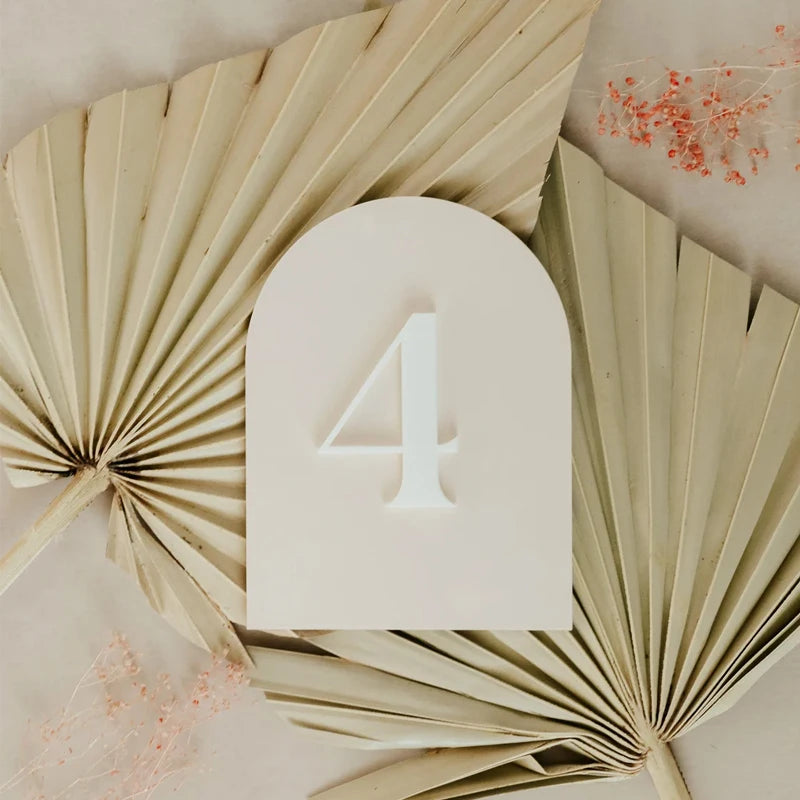numéro de table mariage en arc beige unique